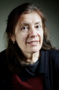 Milena Agus .Milena Agus est professeur d'italien et d'histoire et enseigne a Cagliari dans un institut technique.